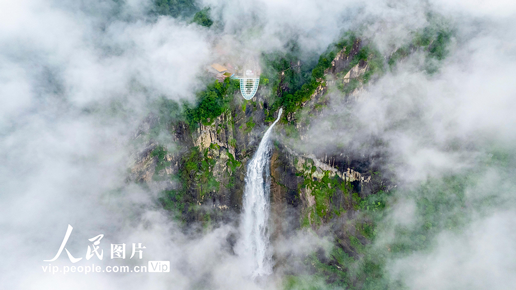 福建德化:岱仙瀑布气势磅礴【2】