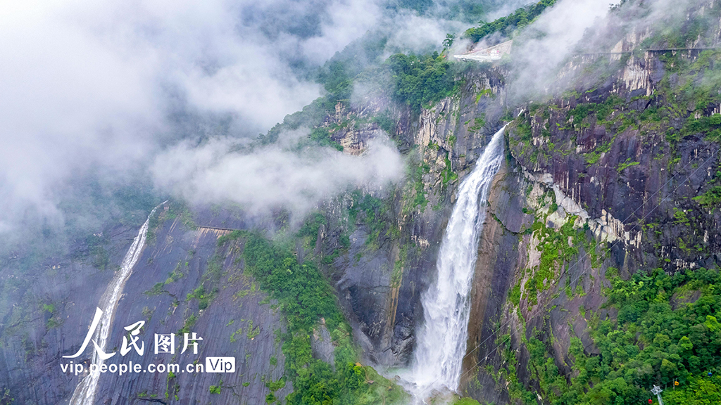福建德化：岱仙瀑布气势磅礴【4】