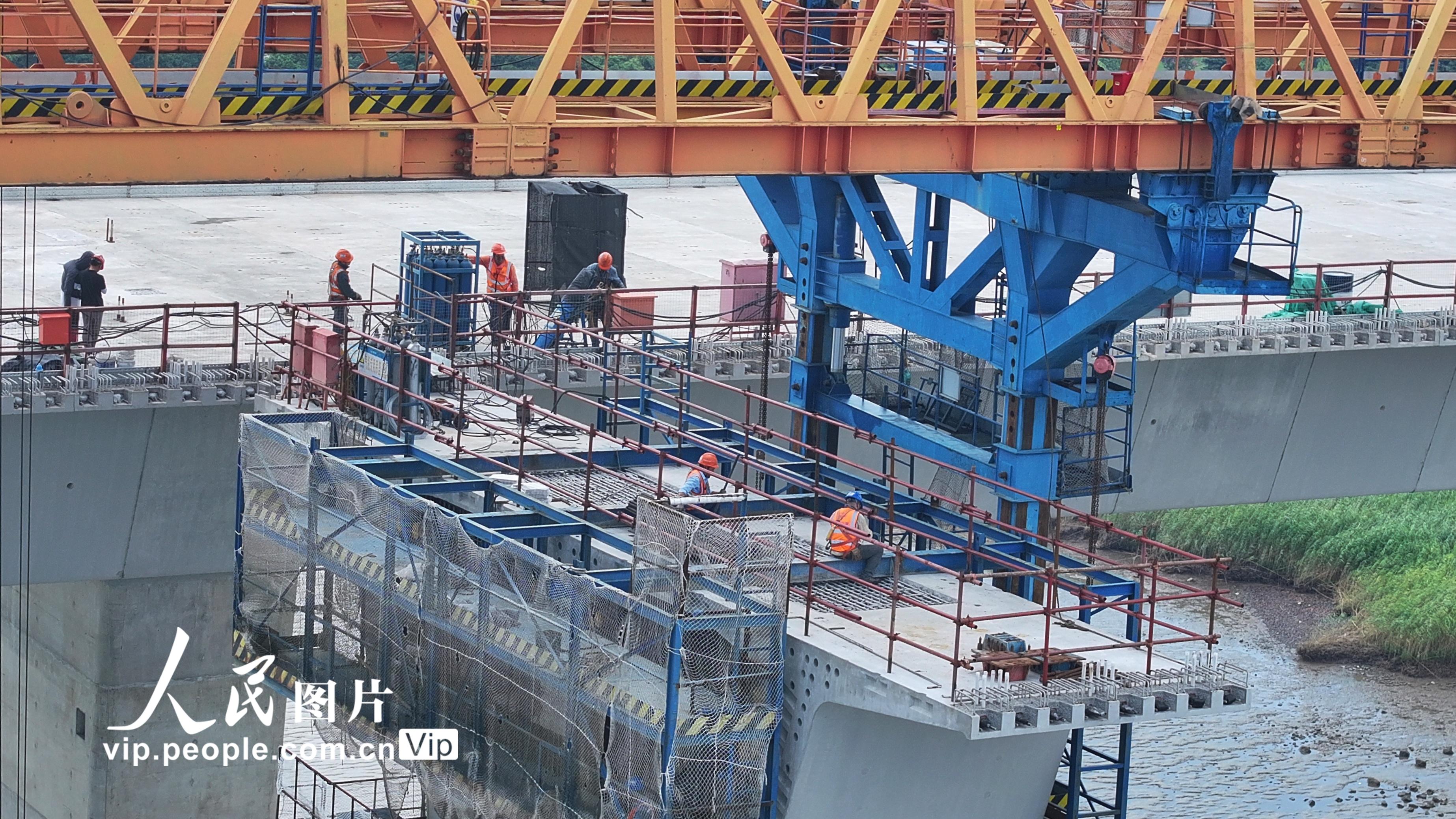 江苏张家港：张靖皋长江大桥建设正酣【2】