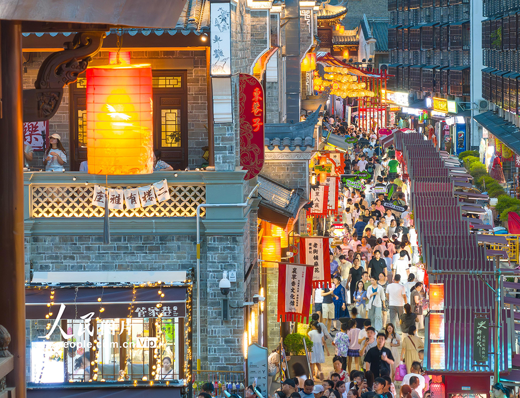 湖北襄阳：古城“夜经济”红火【2】