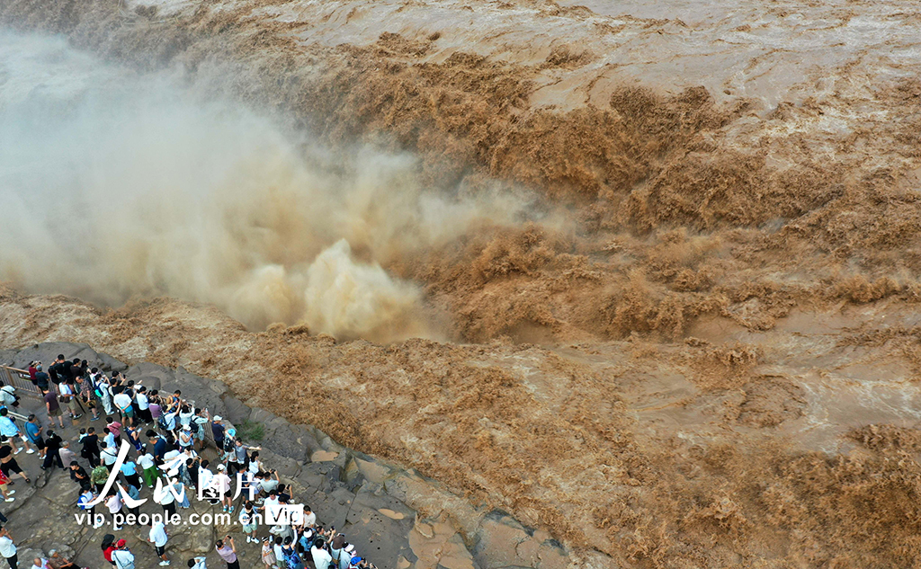 山西吉县：黄河壶口瀑布水量大增【4】