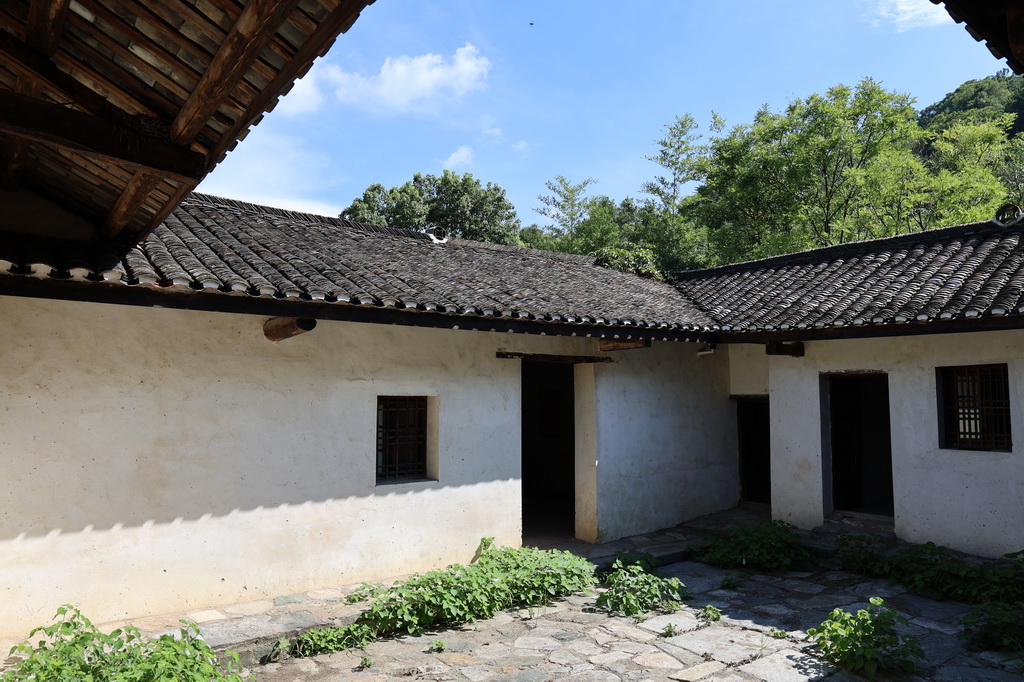 这是位于湖北省孝感市大悟县白果树湾村的新四军第五师国际招待所内一景（7月21日摄）。新华社记者 朱唯希 摄