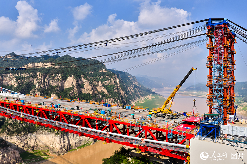 济（源）新（安）黄河大桥顺利贯通【7】