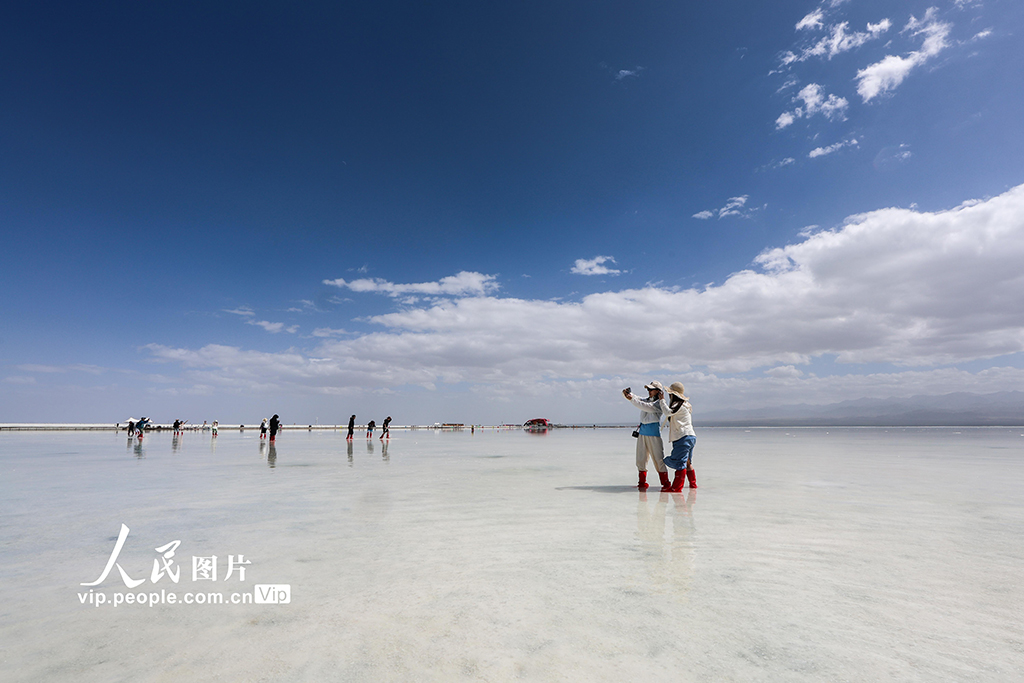 茶卡盐湖风景迷人【2】