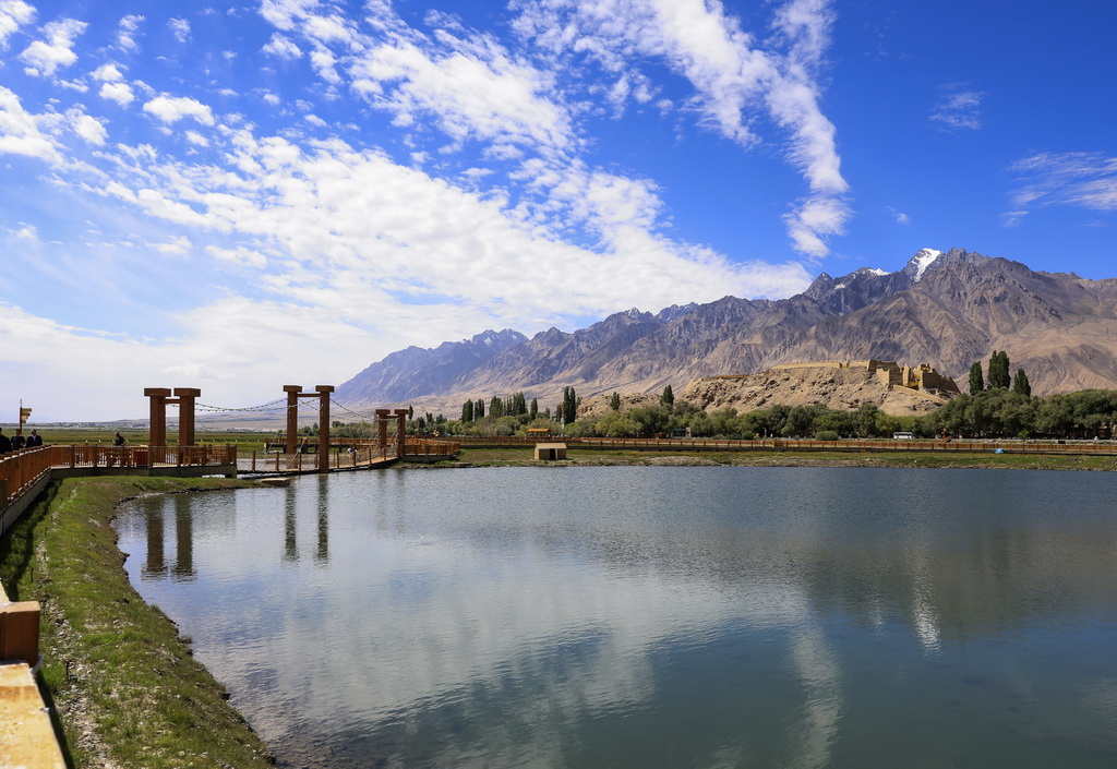 这是8月2日拍摄的新疆塔什库尔干塔吉克自治县阿拉尔国家湿地公园。