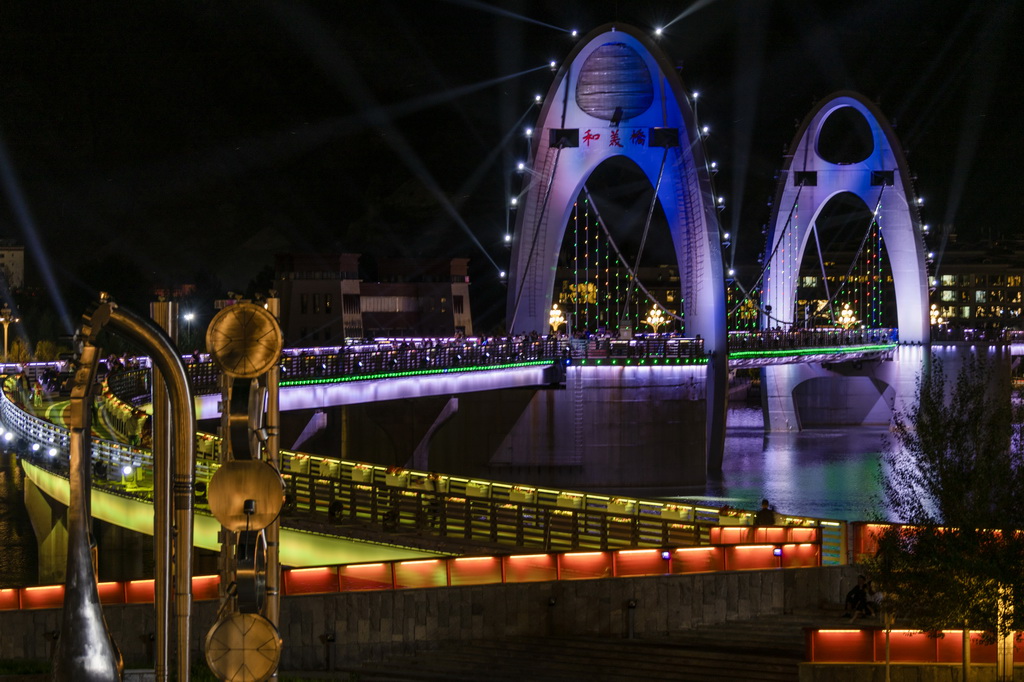 这是7月30日拍摄的和美桥，该桥供行人和非机动车通行。 新华社记者 姜帆 摄