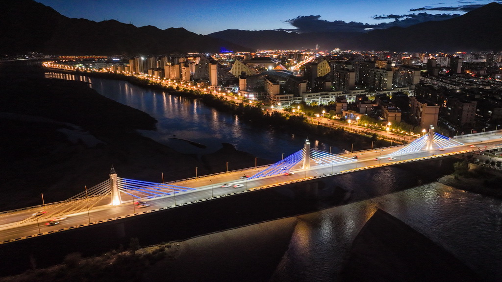 这是7月30日拍摄的的纳金大桥（无人机照片）。新华社记者 晋美多吉 摄