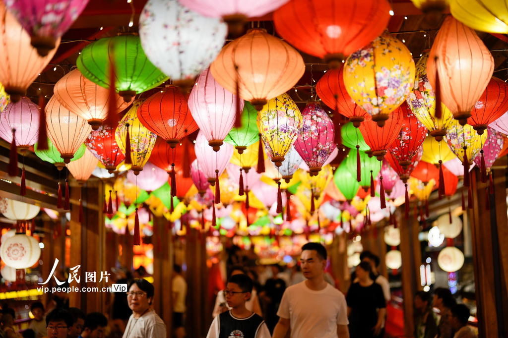 河北唐山：河头老街人气旺【4】