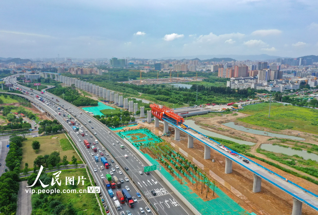 广东东莞：上行移动模架造桥机实现深江铁路“空中造桥”【2】