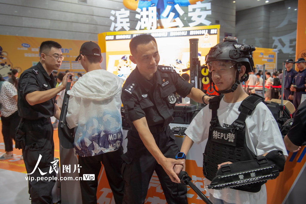 江苏无锡：警营开放日 体验零距离【4】