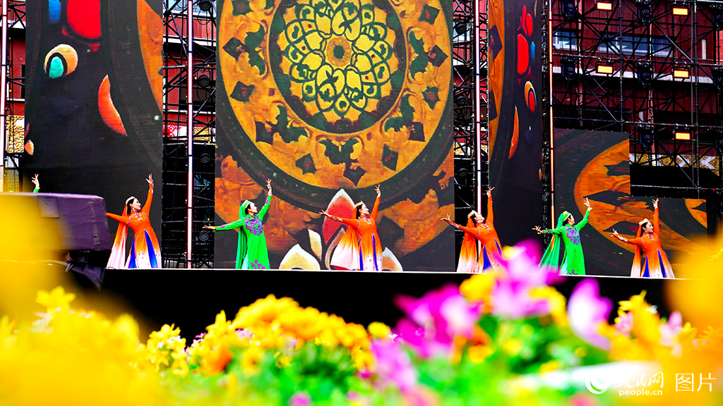 2025年藏族服饰文化艺术节盛大启幕【3】