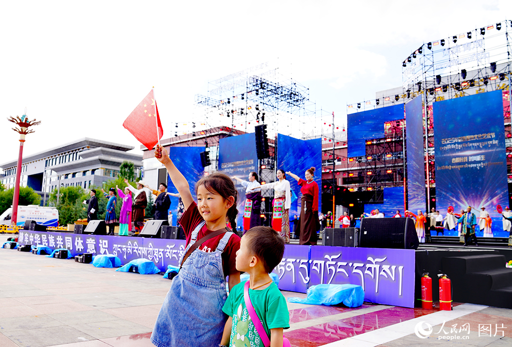 2025年藏族服饰文化艺术节盛大启幕【8】