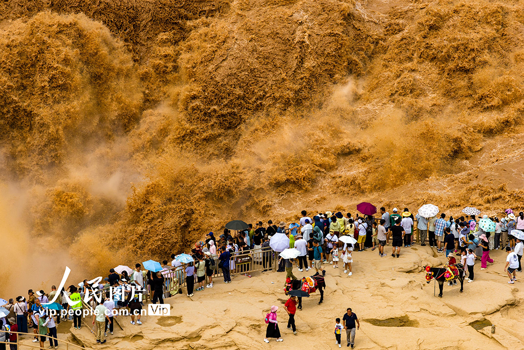 陕西延安：黄河壶口瀑布壮美景色引客来【2】