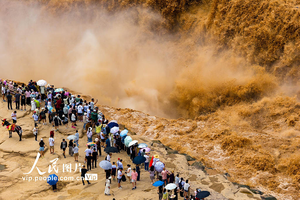 陕西延安：黄河壶口瀑布壮美景色引客来【5】
