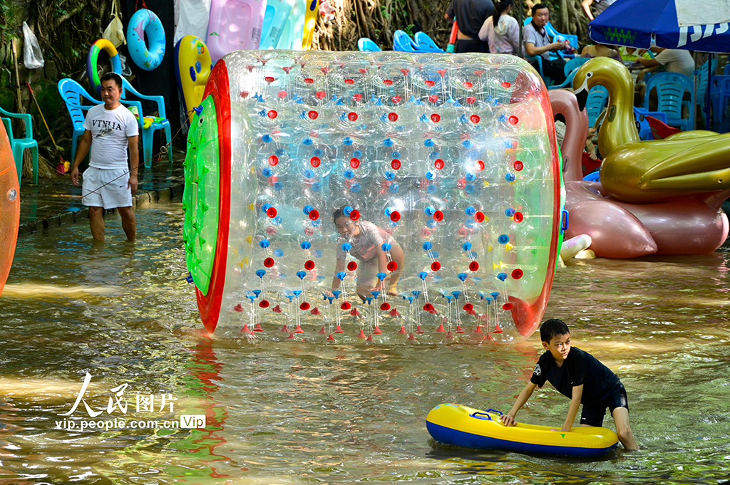 重庆：“凉”经济受热捧【4】