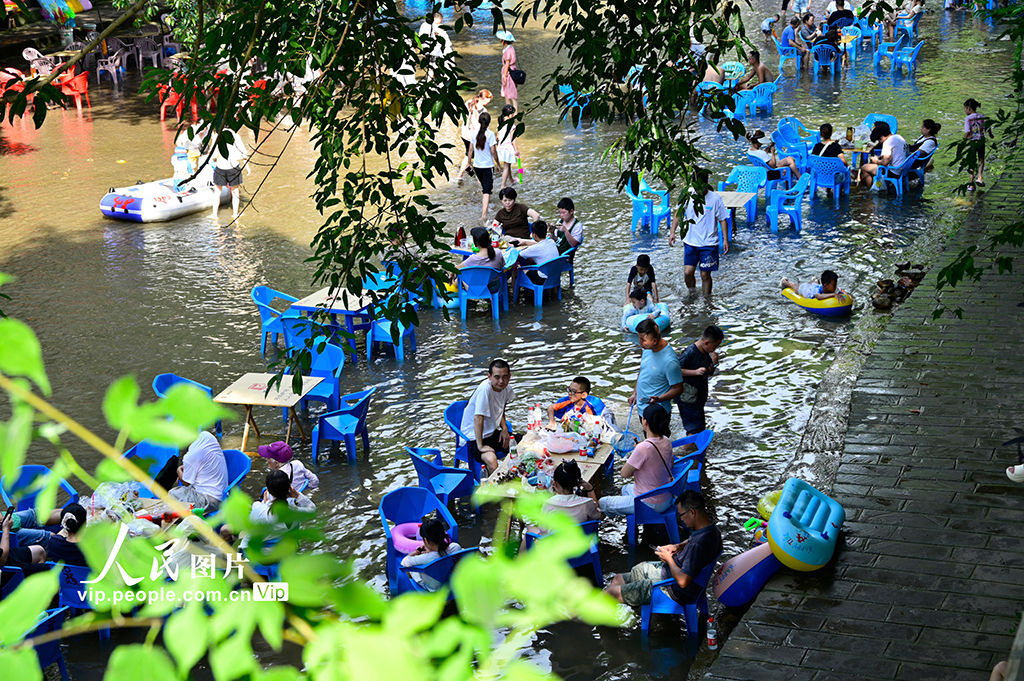 重庆：“凉”经济受热捧【5】