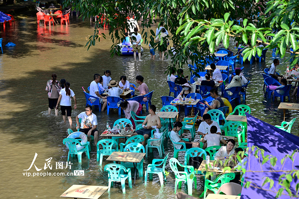 重庆：“凉”经济受热捧【6】