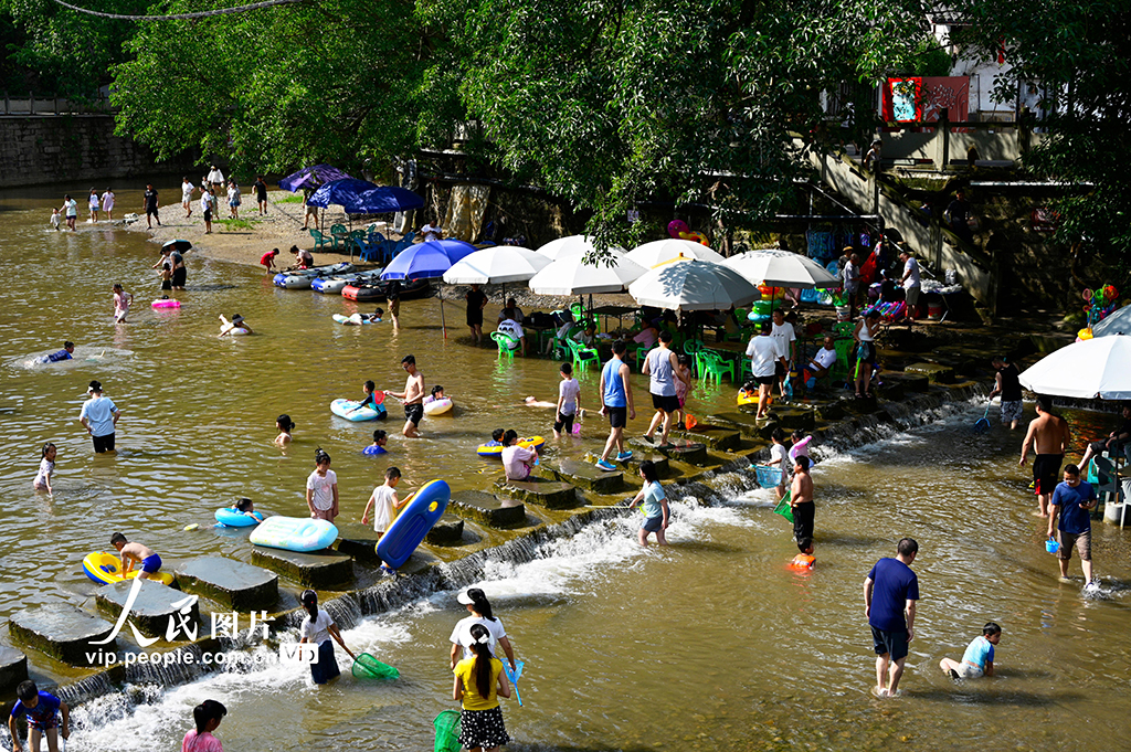 重庆：“凉”经济受热捧【7】