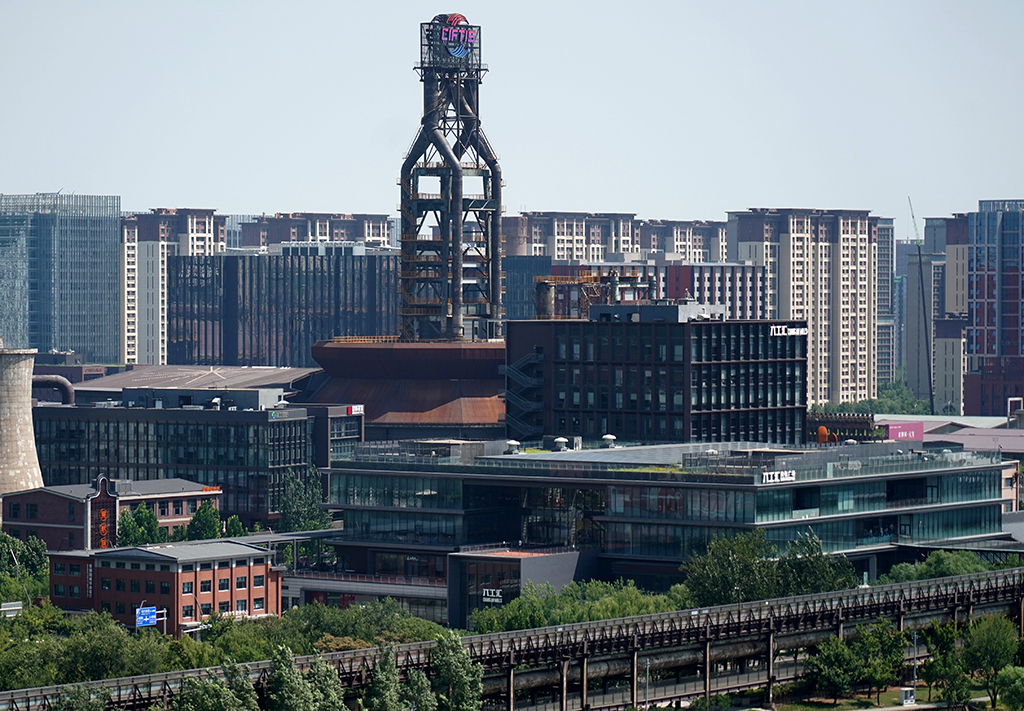 8月11日拍摄的首钢园区。新华社记者 张晨霖 摄