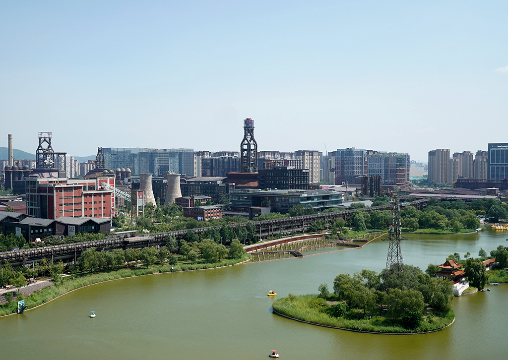 8月11日拍摄的首钢园区。新华社记者 张晨霖 摄
