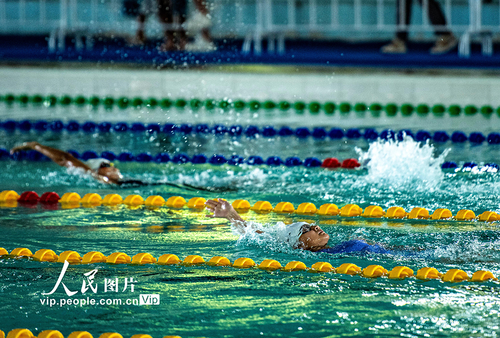 海南琼海：中小学生奋“泳”竞技【2】