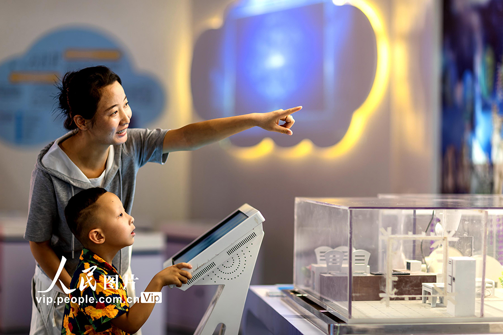 甘肃高台：科技馆里度暑假【2】