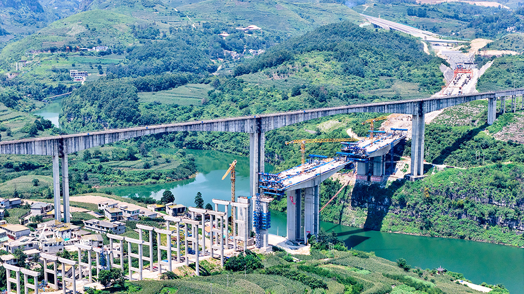 沪昆高速扩容工程安盘段山区智慧梁场完成全部T梁预制任务【2】