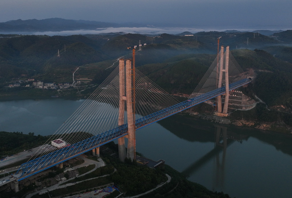 8月18日拍摄的汉江特大桥（无人机照片）。