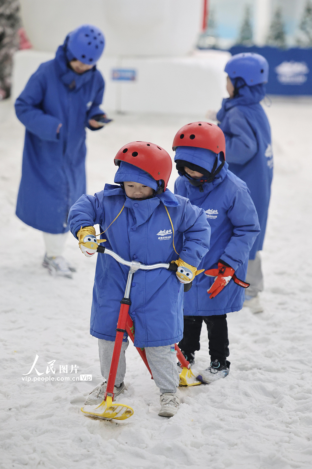 江苏南通：“冰雪世界”里享清凉【3】