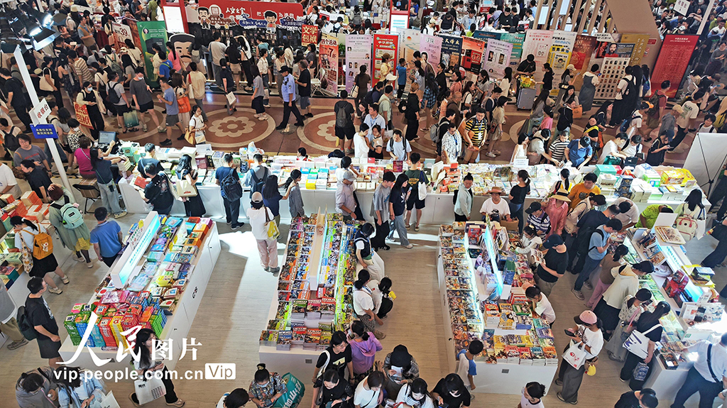 上海：书展现场人头攒动【6】