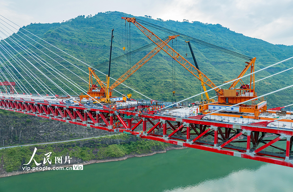 云南绥江：新市金沙江特大桥合龙【5】