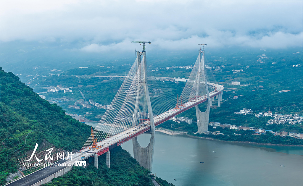 云南绥江：新市金沙江特大桥合龙【8】