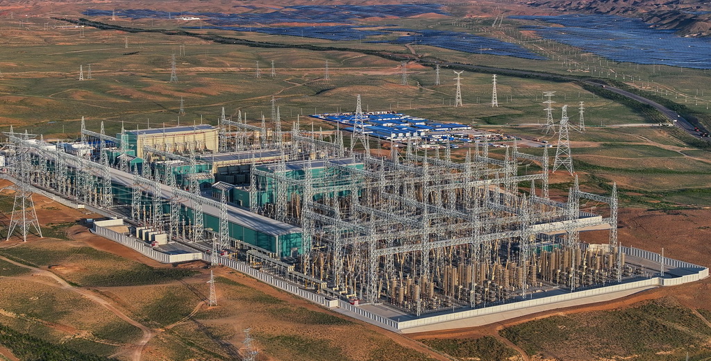 这是8月19日拍摄的“宁电入湘”工程宁夏中卫市中宁换流站（无人机照片）。