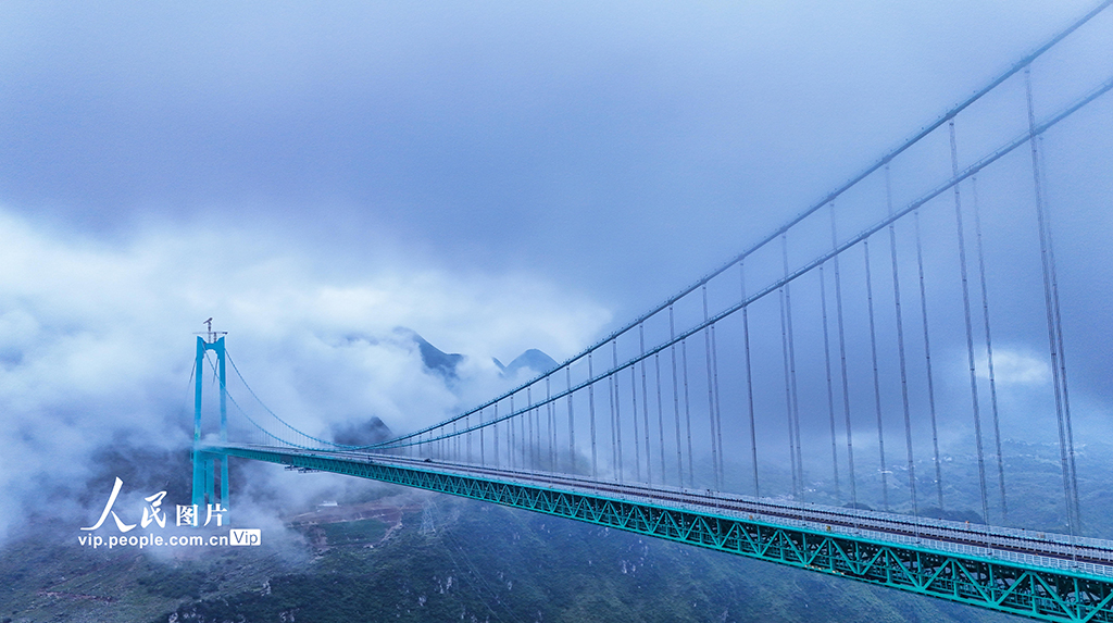 贵州：花江峡谷大桥进行荷载试验【3】