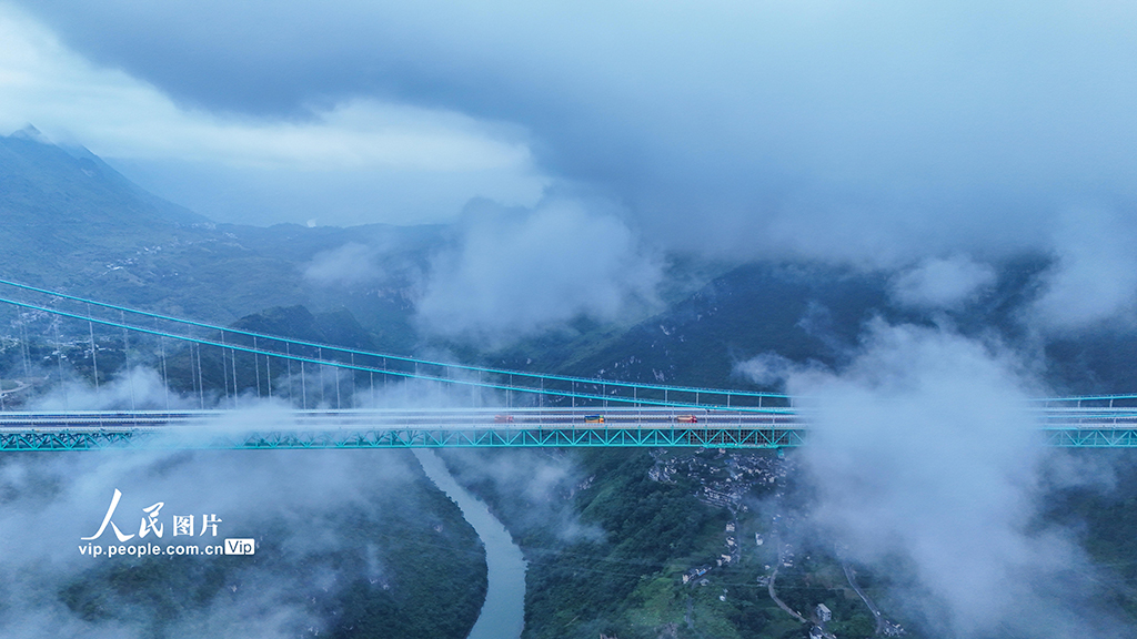 贵州：花江峡谷大桥进行荷载试验【8】