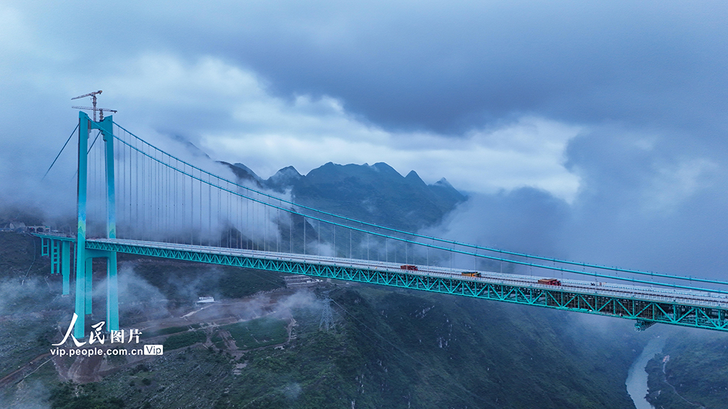 贵州：花江峡谷大桥进行荷载试验【10】