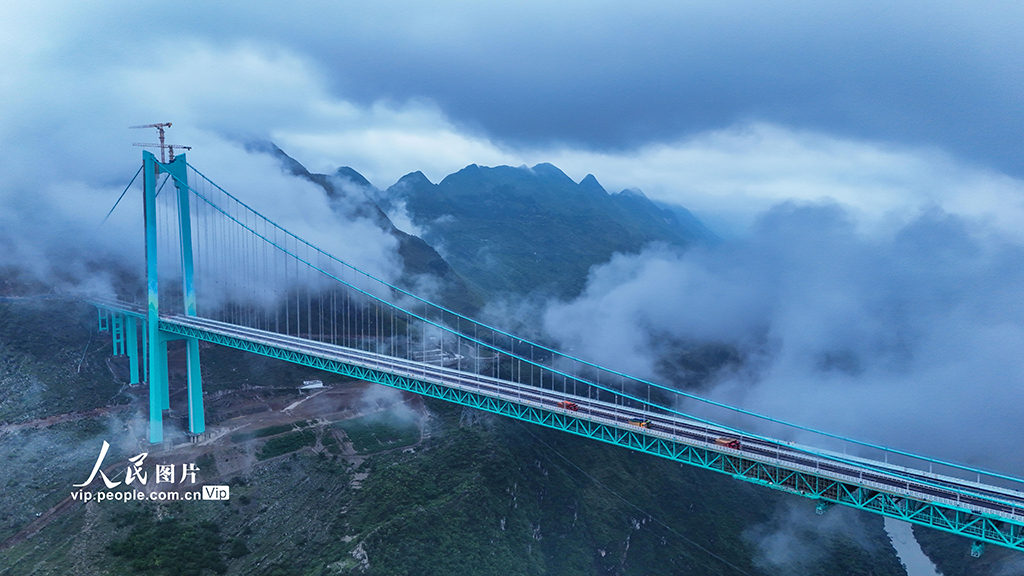贵州：花江峡谷大桥进行荷载试验【11】