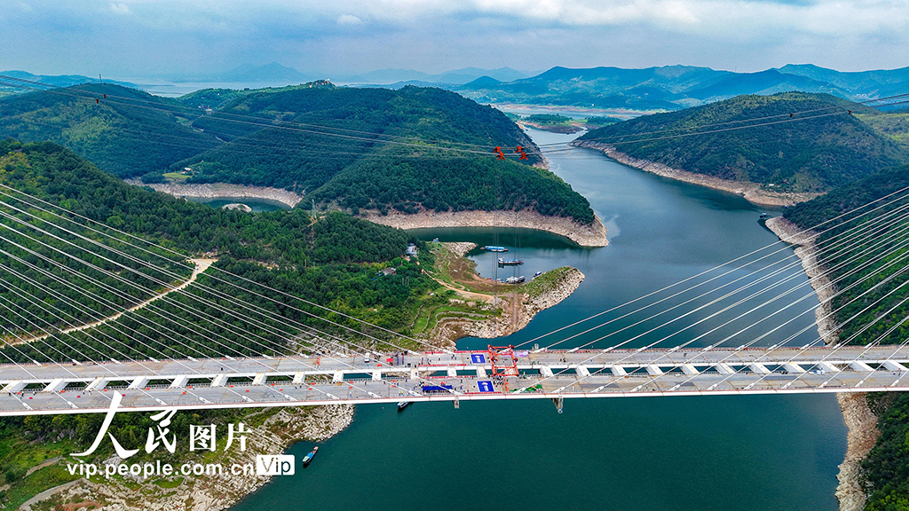 河南淅川：丹江小三峡特大桥成功合龙【4】