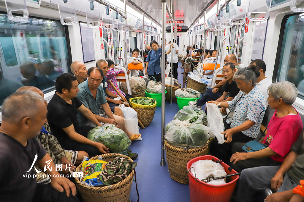 重庆：“背篓专线”惠民生【4】