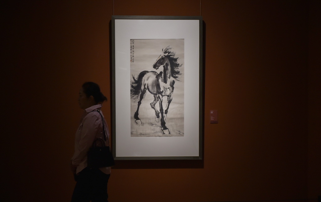 这是8月25日在中国美术馆拍摄的徐悲鸿创作的《战马》。新华社记者 鲁鹏 摄