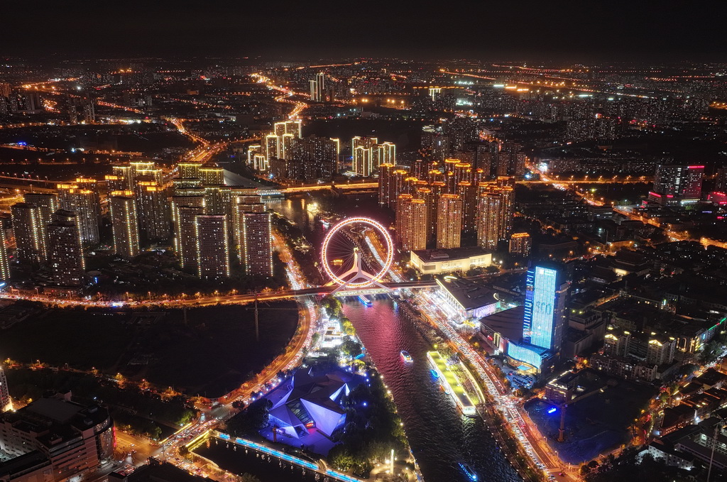 这是8月22日拍摄的天津海河夜景（无人机照片）。新华社记者 李然 摄