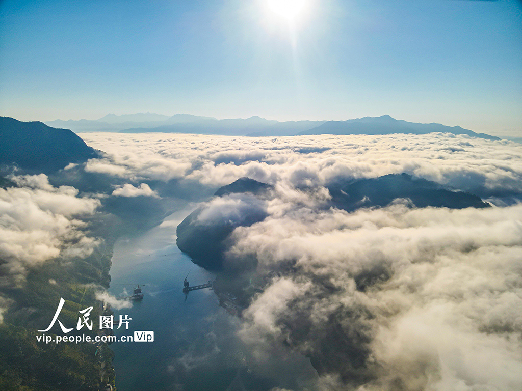 安徽歙县：新安江畔初秋晨韵【2】