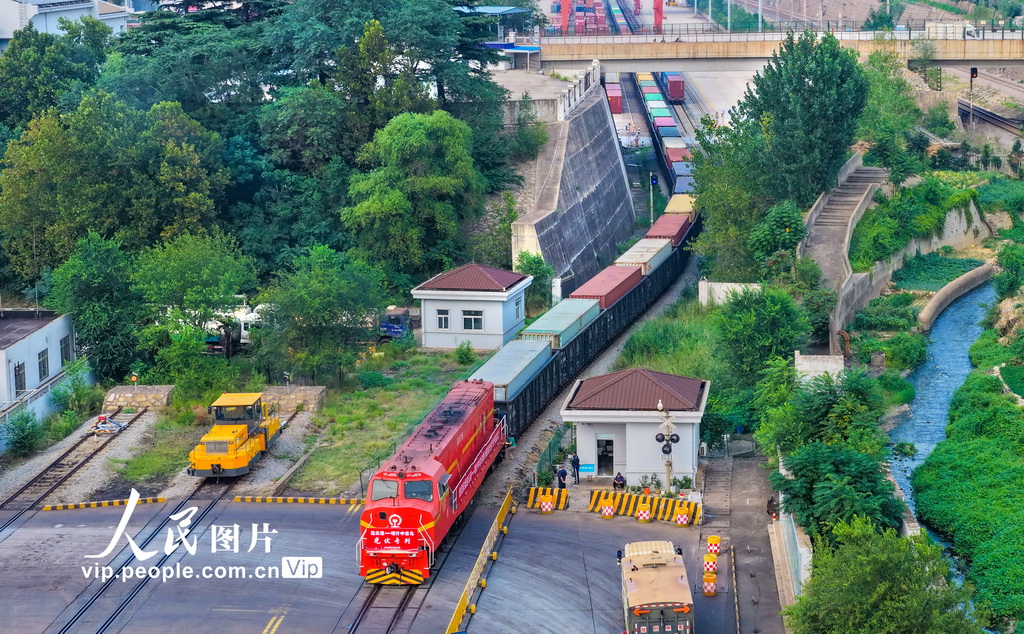 江苏：中哈（连云港）物流合作基地开出首列光伏专列【4】