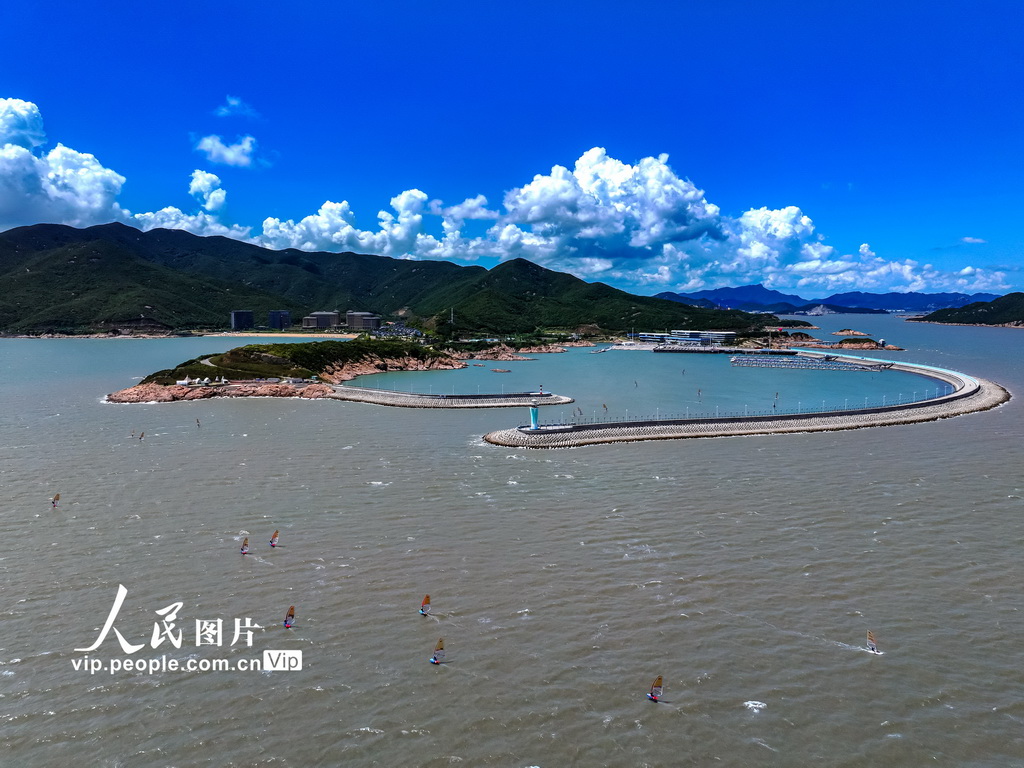 2025年8月30日拍摄的2025年浙江省青少年帆船帆板锦标赛现场。