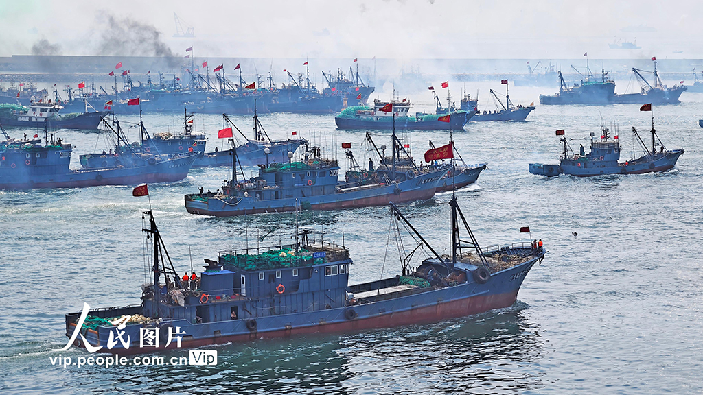 黄渤海休渔期结束 渔船拔锚起航【2】