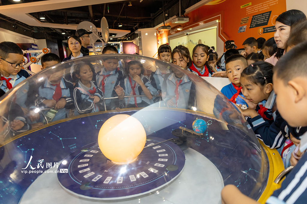 新疆乌鲁木齐：感受科技魅力【4】