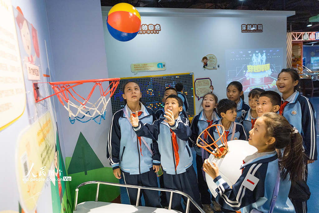 新疆乌鲁木齐：感受科技魅力【6】