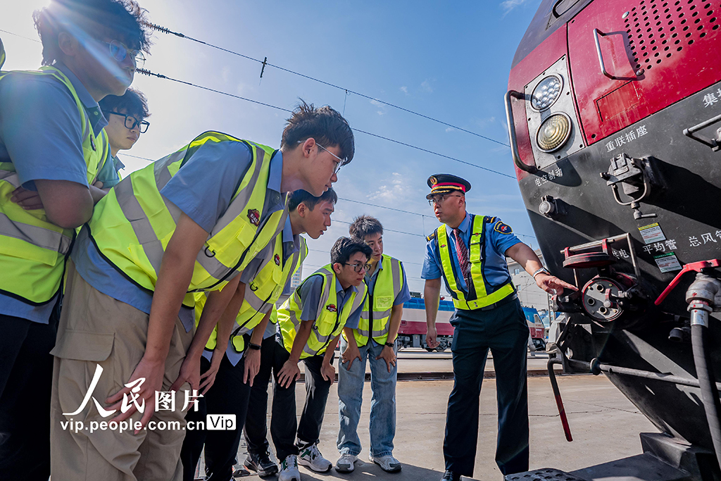 陕西西安：手把手传技 心贴心带徒【2】