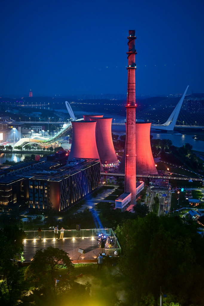 这是9月11日拍摄的首钢园区夜景。新华社记者 陈晔华 摄