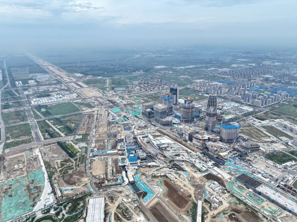 雄忻高铁雄安地下段建设现场（9月12日摄，无人机照片）。